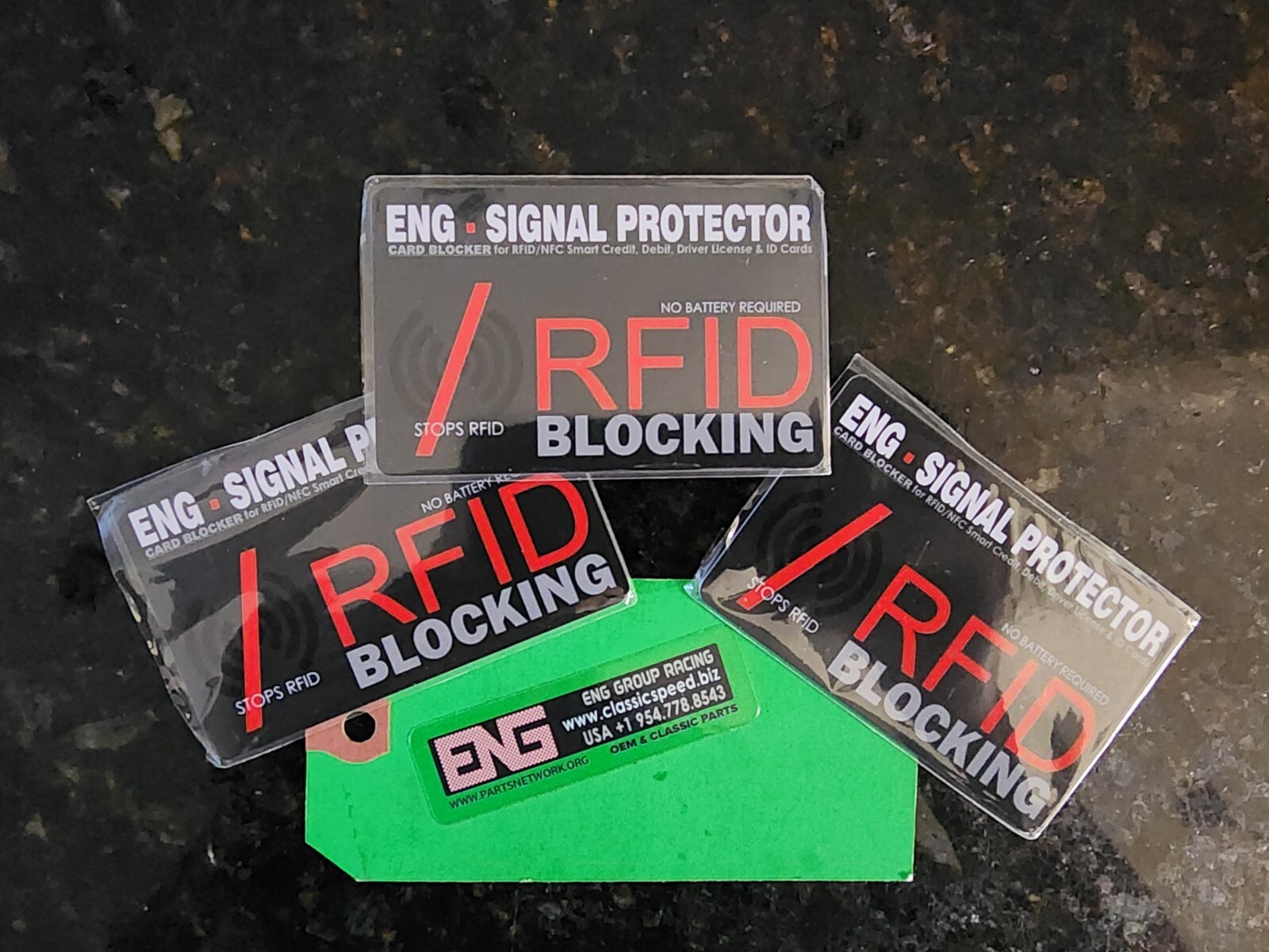 3 CARDS RFID SIGNAL BLOCKING & CREDIT CARD PROTECTOR VON-ENG RACING