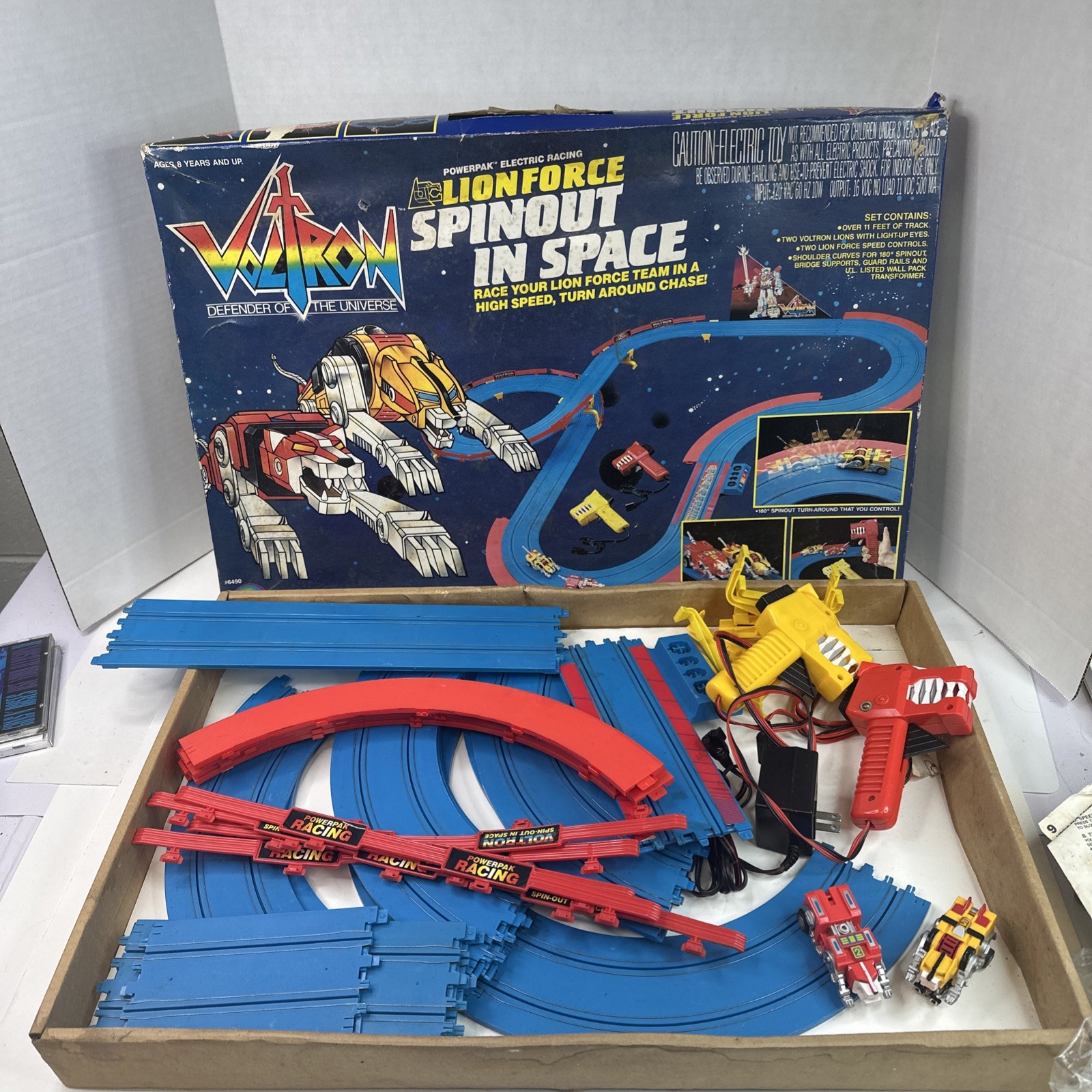 LJN VOLTRON Vintage 1984 Lionforce Spinout In Space Slot Car Set w/ CARS! BOXED!