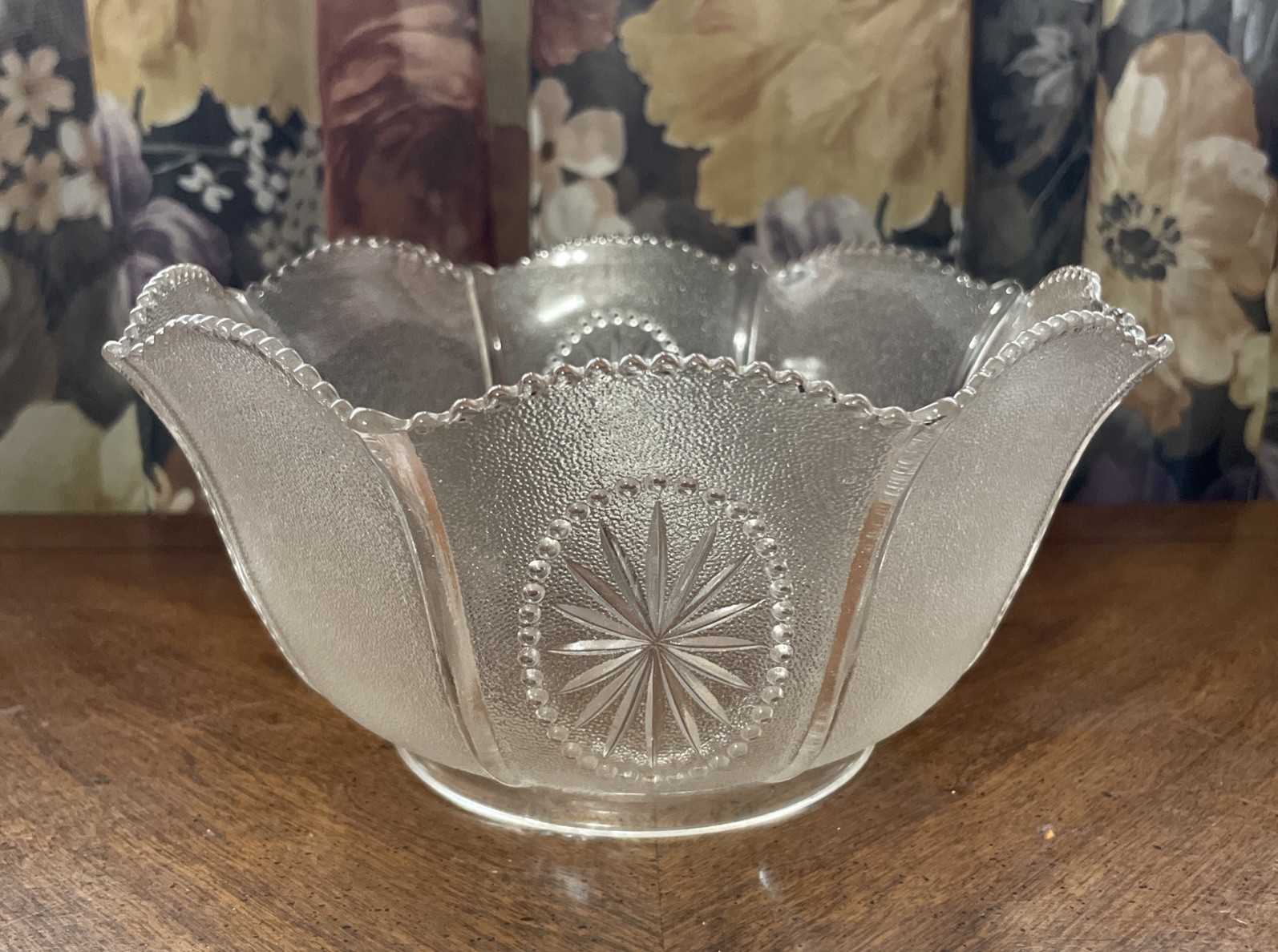 Vintage 3 7/8" Fitter Etched Medallion Textured Clear Glass Gas Lamp Light Shade