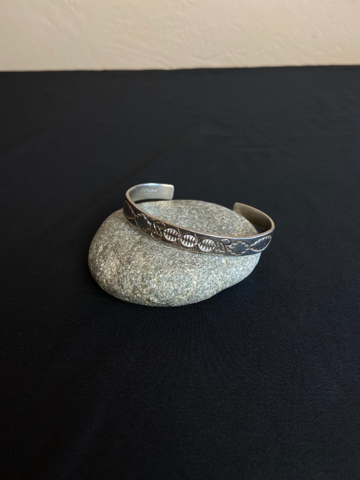 Vtg Native Navajo Sterling 925 Etched Cuff Bracelet Signed "T" Read Description