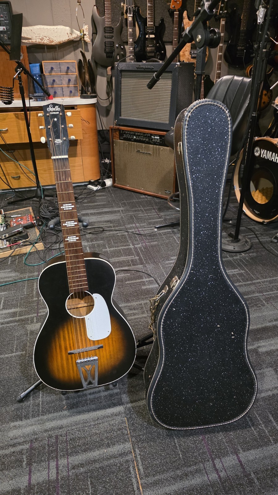 Harmony H927 Stella” parlor All Original Barely Played w Worchester Flecked Case