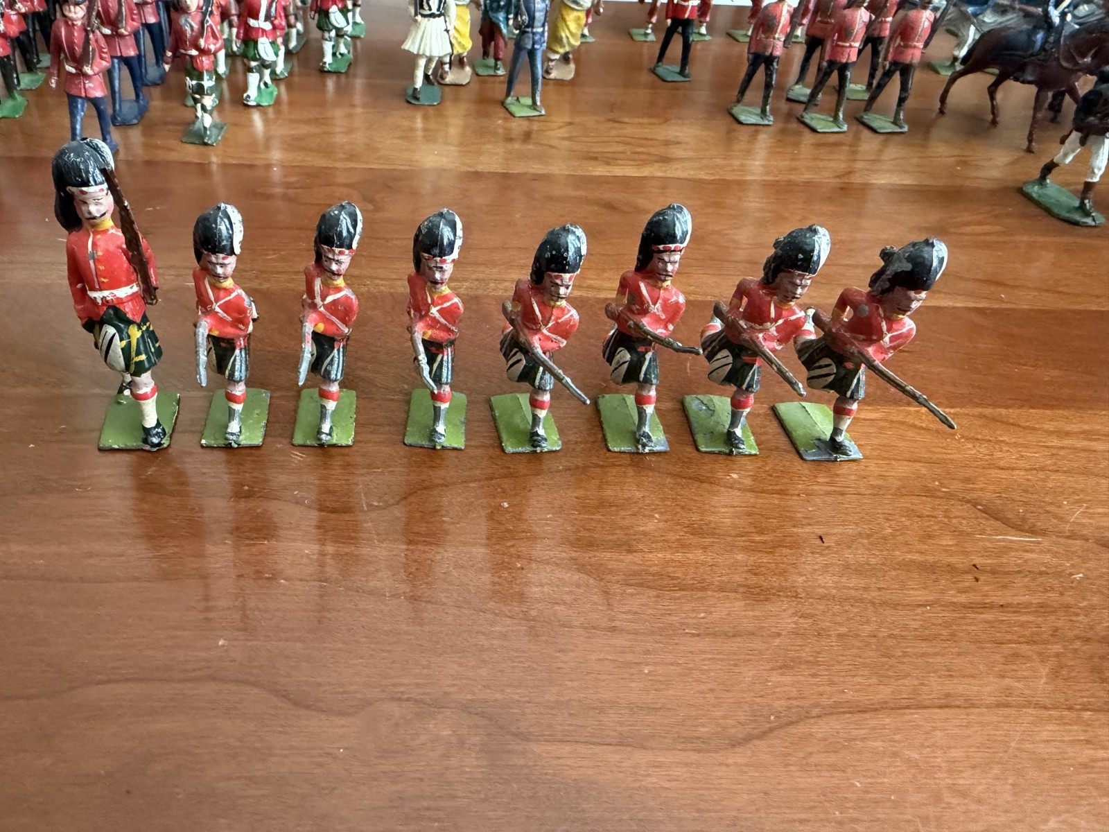 BRITAINS TOY SOLDIERS SET #15 ** ARGYLL & SUTHERLAND HIGHLANDERS CHARGING * L@@K