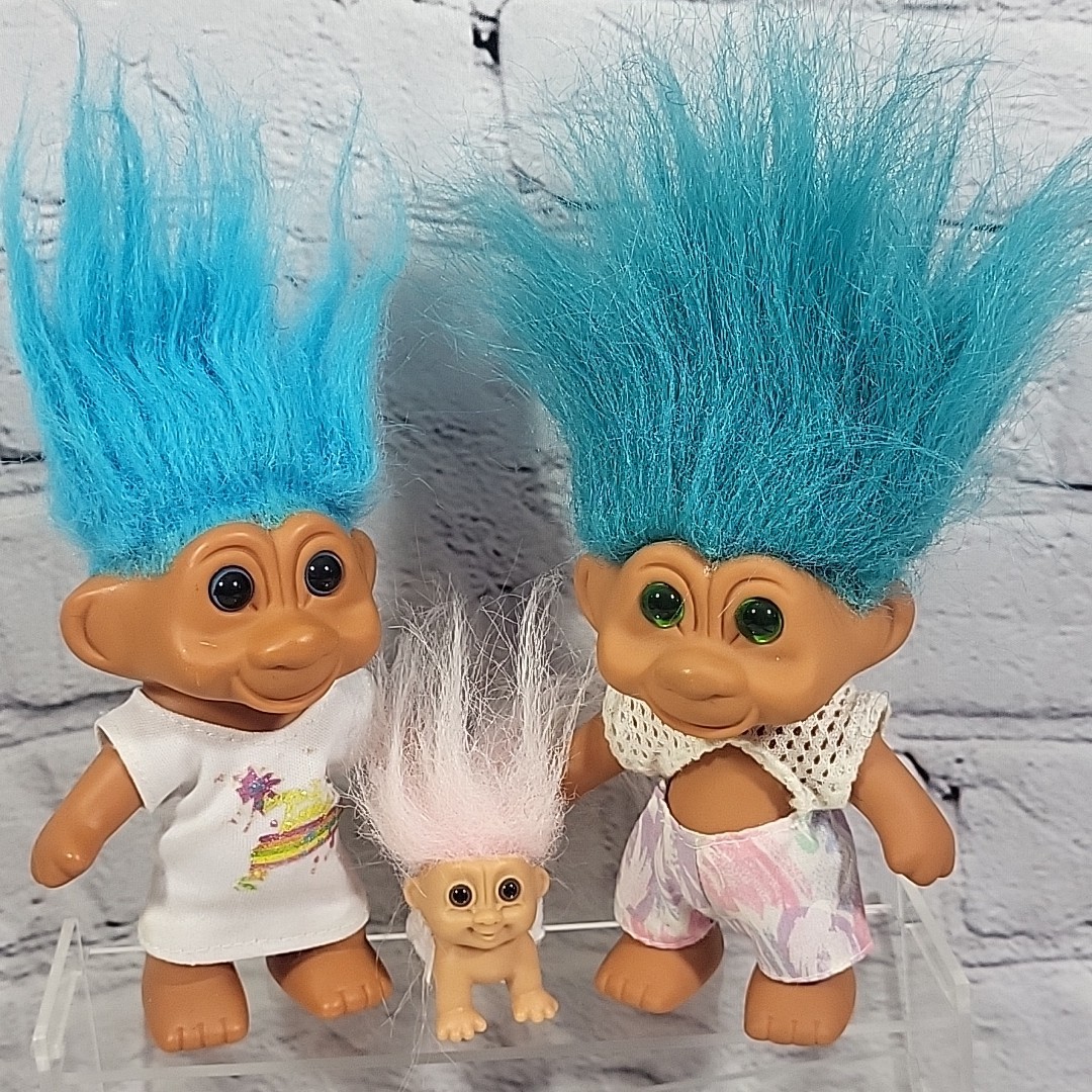 Vintage 90s Troll Dolls Lot Of 3 Family Blue Hair Clothes Crawling Baby