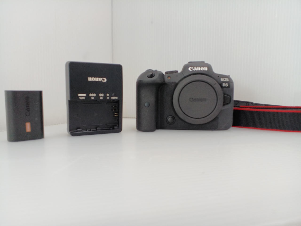 Canon DS126832 Mirrorless Camera Used Excellent Condition From Japan