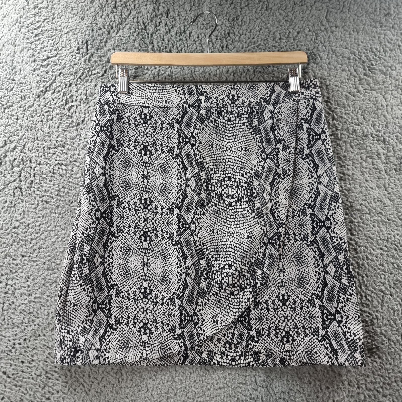 TARGET Womens Mini Wrap Skirt Size 12 Black White Animal Print
