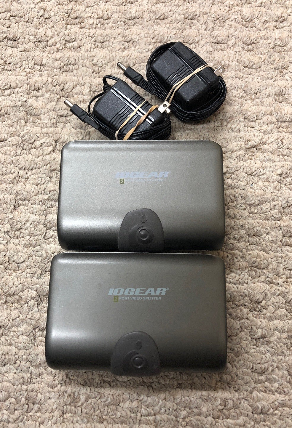 LOT OF 2 IOGEAR 2-Port VGA Video Splitter GVS92 