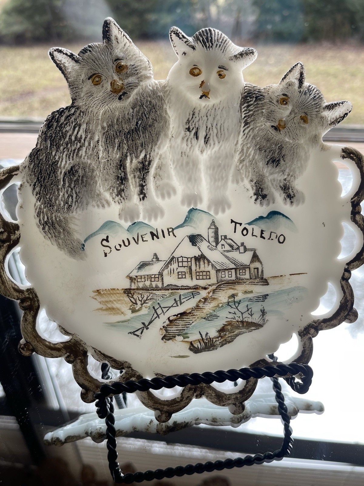 Milk Glass Sylvan CatPlate “Souvenir Of Toledo Plate” 1940’s-60’sWestmoreland Co