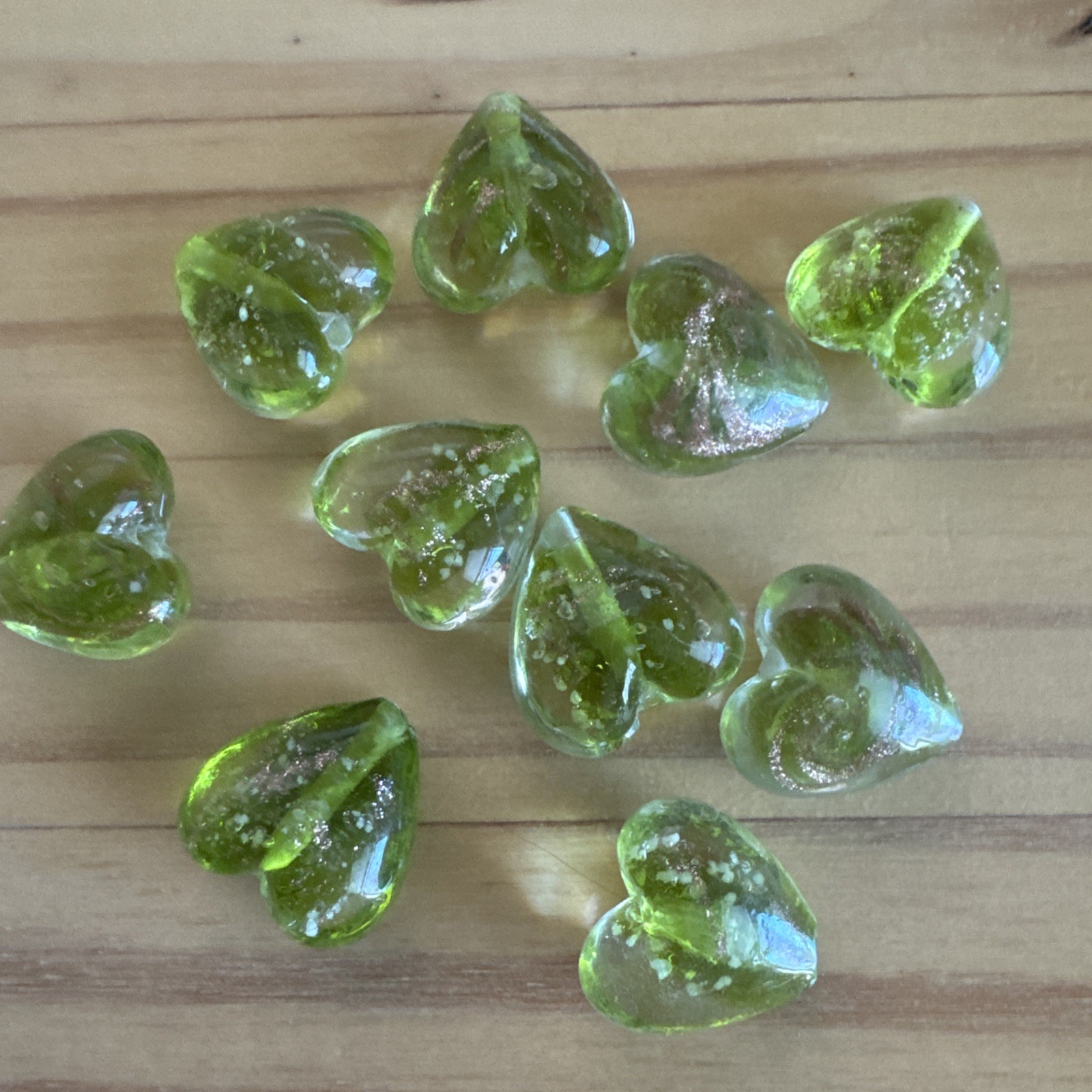 10 GREEN GOLD SAND  LAMP WORK GLASS HEART BEADS  20mm - DIY JEWELRY MAKING