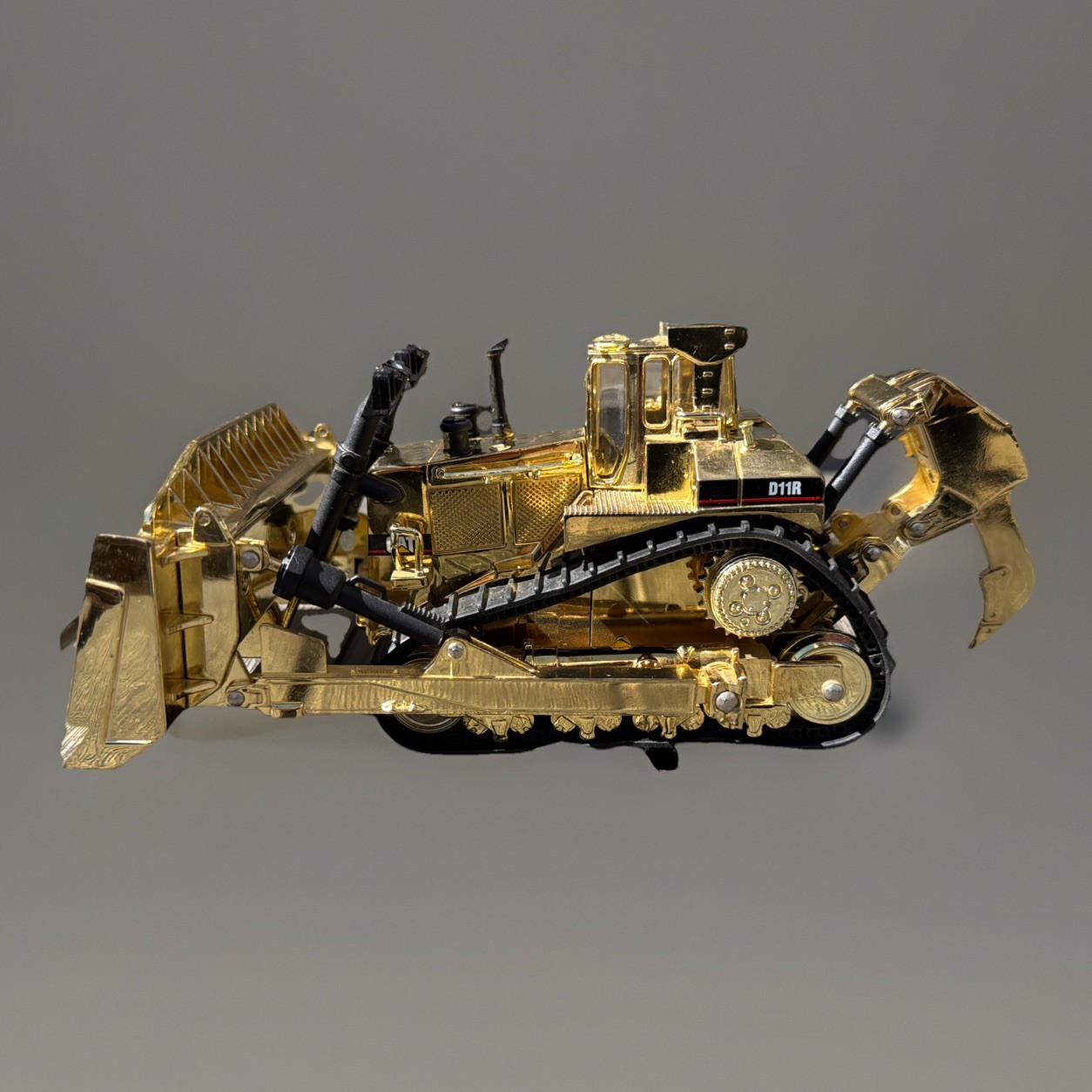 Norscot 55062 Limited Edition 75th Aniversary Gold CAT D11R Track Type Tractor