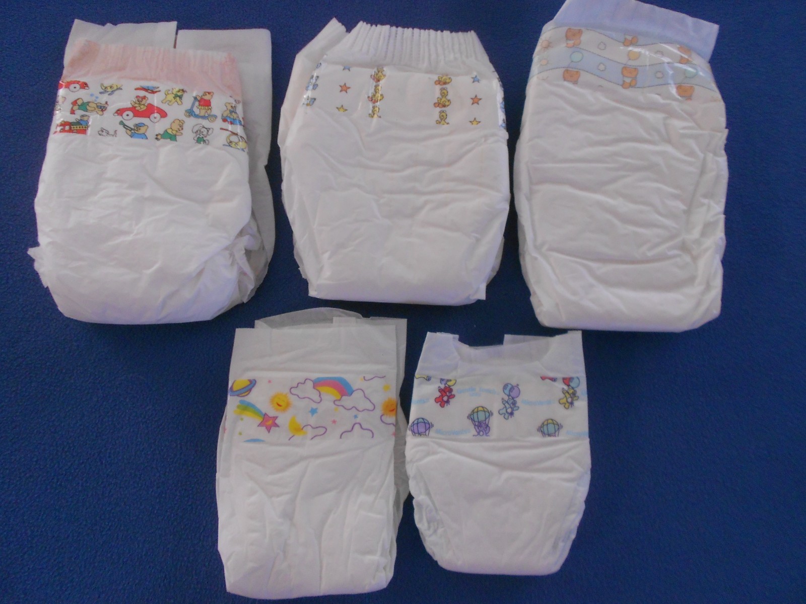 Vintage Baby Plastic Disposable Diapers Lot 5 Collectible small to large, thick