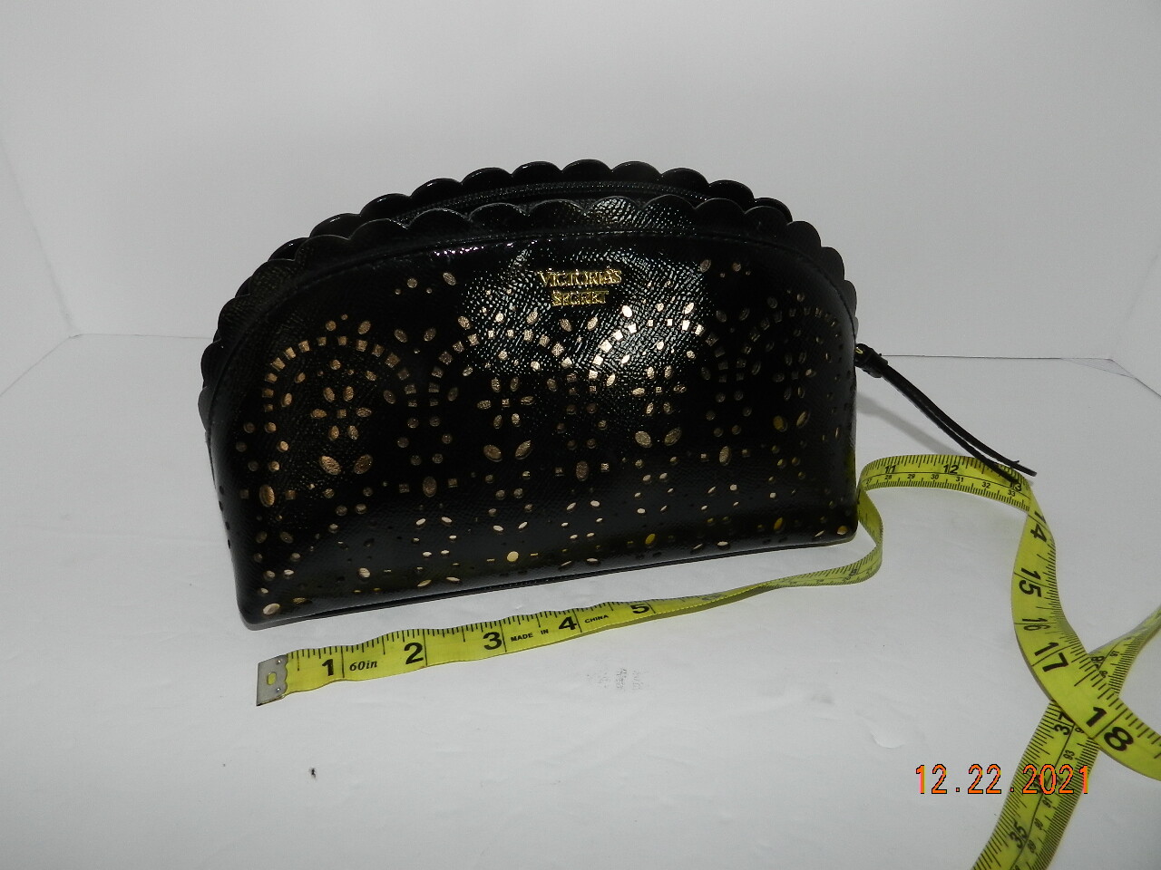 Victorias Secret Makeup Bag Cosmetic Case Travel Zipper Close Black Victora Love