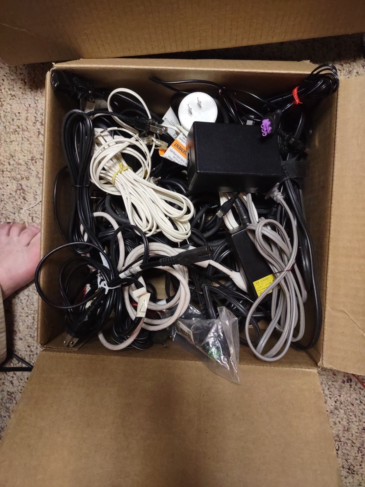 Electronics - Cords, Adapters, Chargers, Miscellaneous, Etc. — 25 Items 