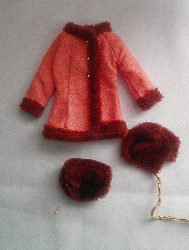 VINTAGE BARBIE WINTER WOW OUTFIT#1486 COAT -MUFF & HAT 1969 MATTEL VERY GOOD!