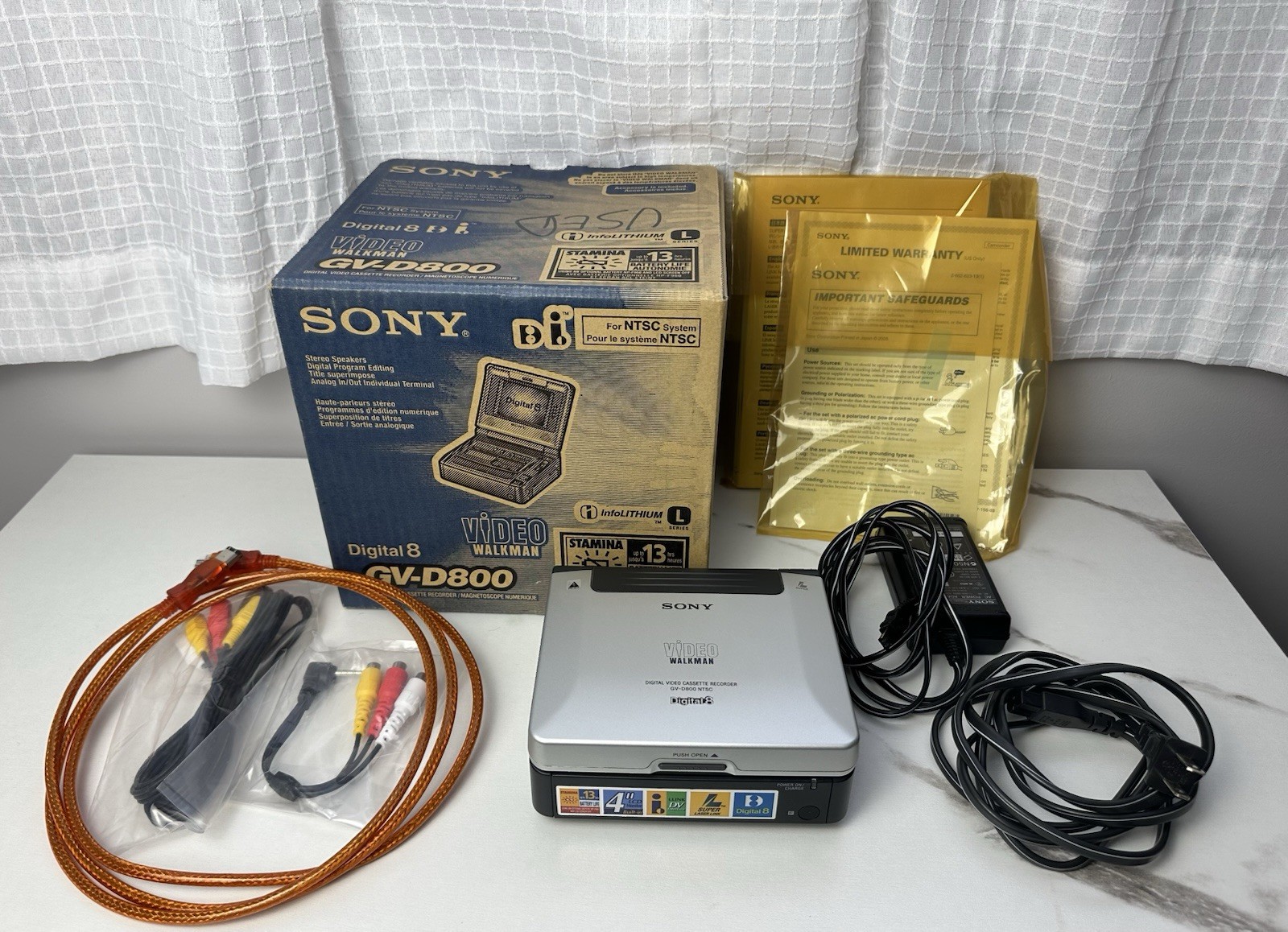 Sony Digital8 Video Walkman GV-D800