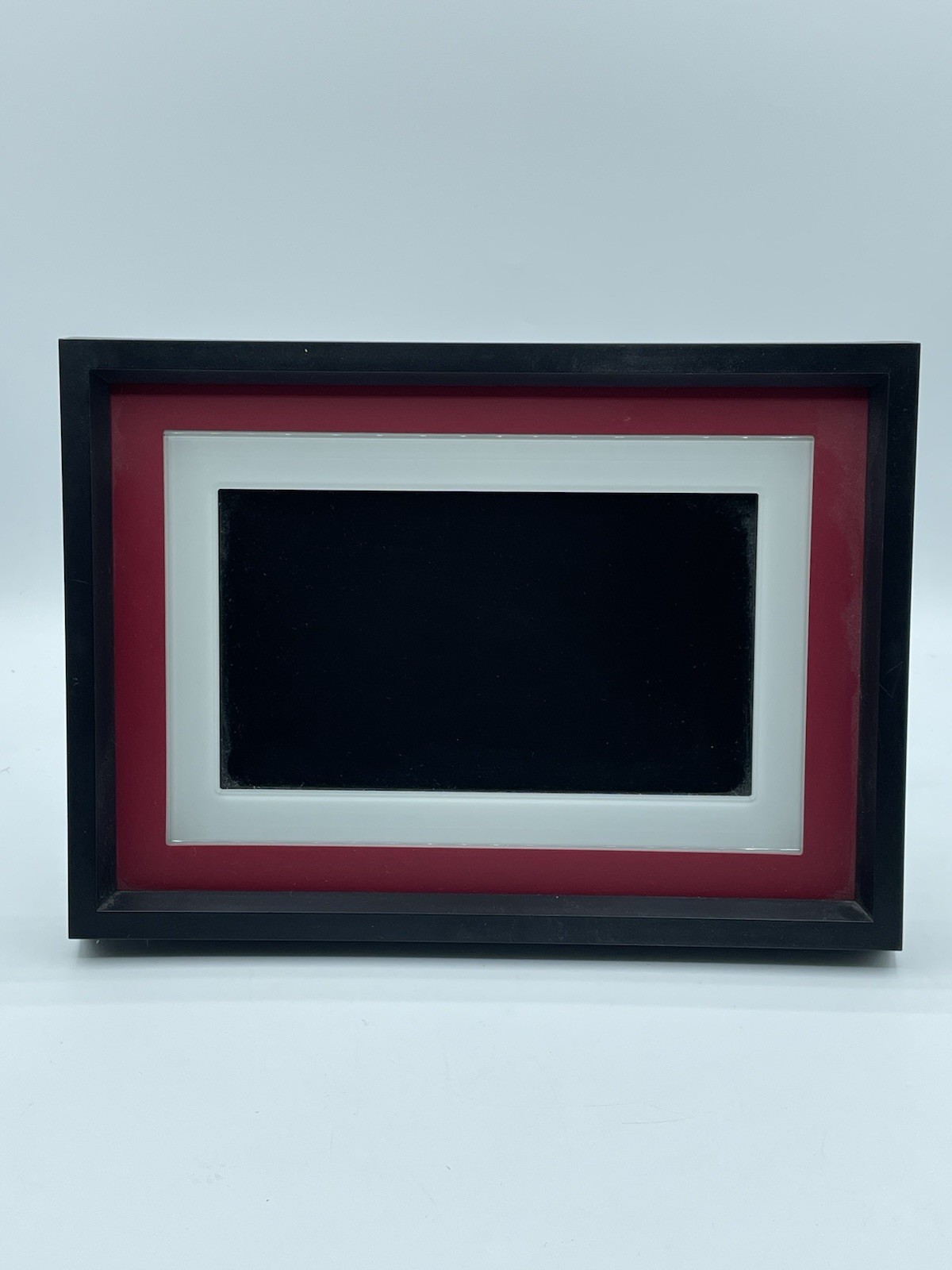 Kodak M820 Digital Frame-8” Wide 800 x 480 Pixel Screen-Store Up To 1,000 Images