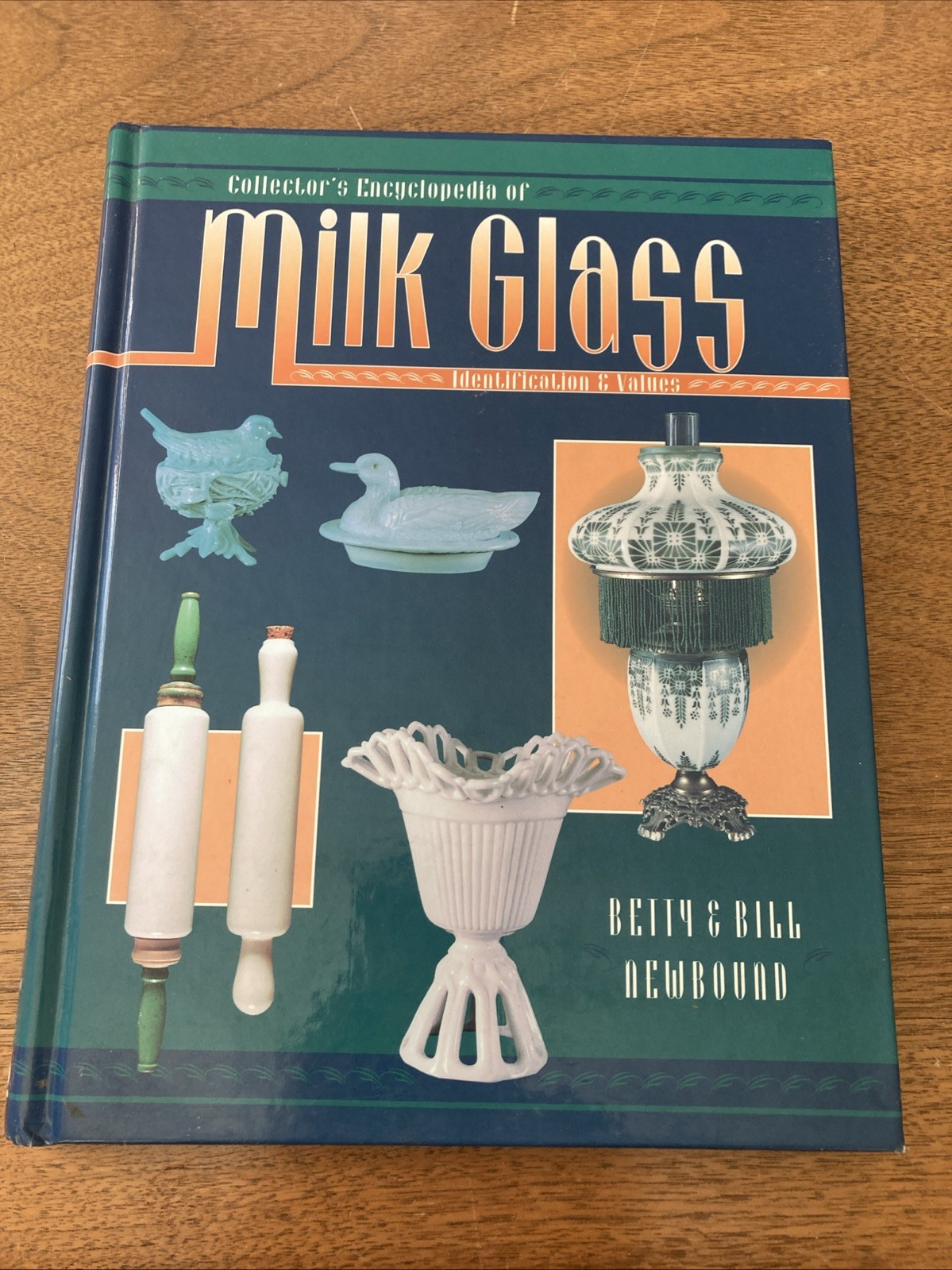 Collector’s Encyclopedia Of Milk Glass Identification & Values Vintage 1995