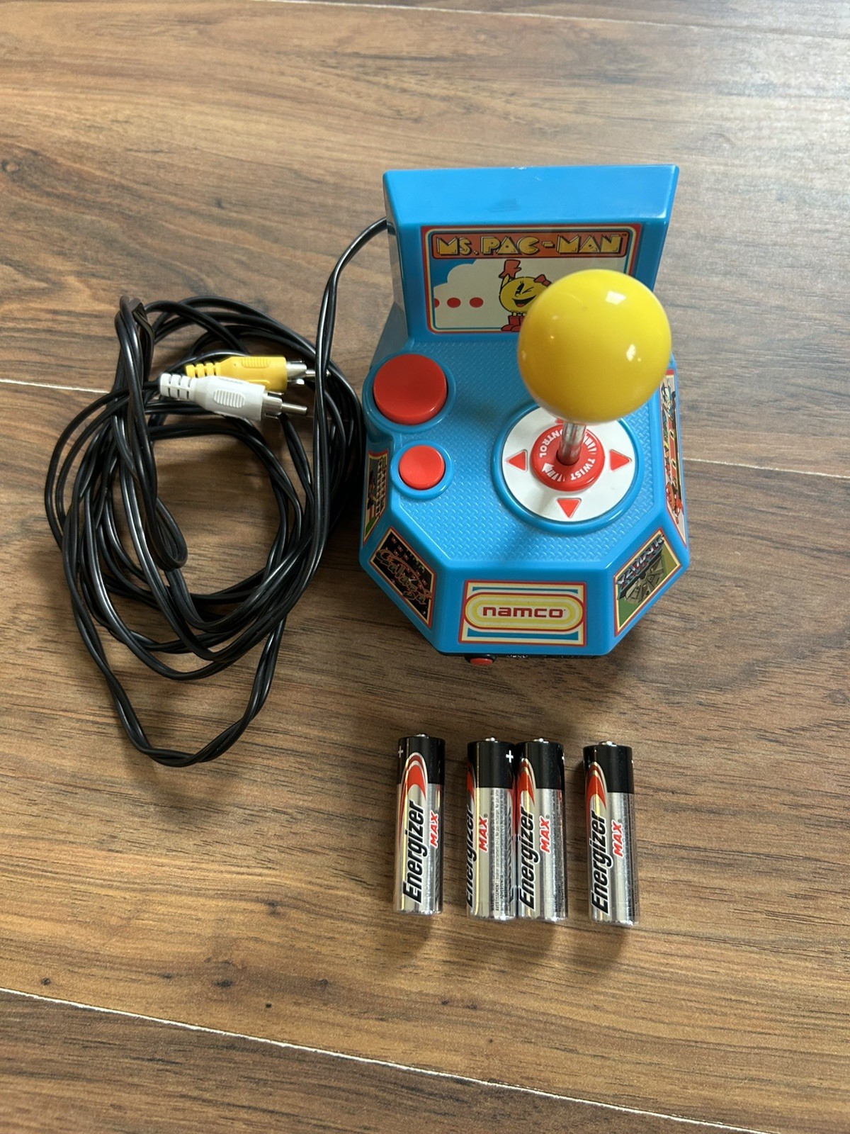 Namco Ms. Pac-Man 5 in 1 Plug N Play TV Joystick Arcade Game Tested Working