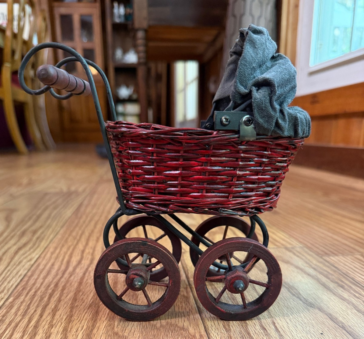 Vintage Wood Metal Ratan Baby Doll Buggy Carriage Stroller Pram Victorian Style