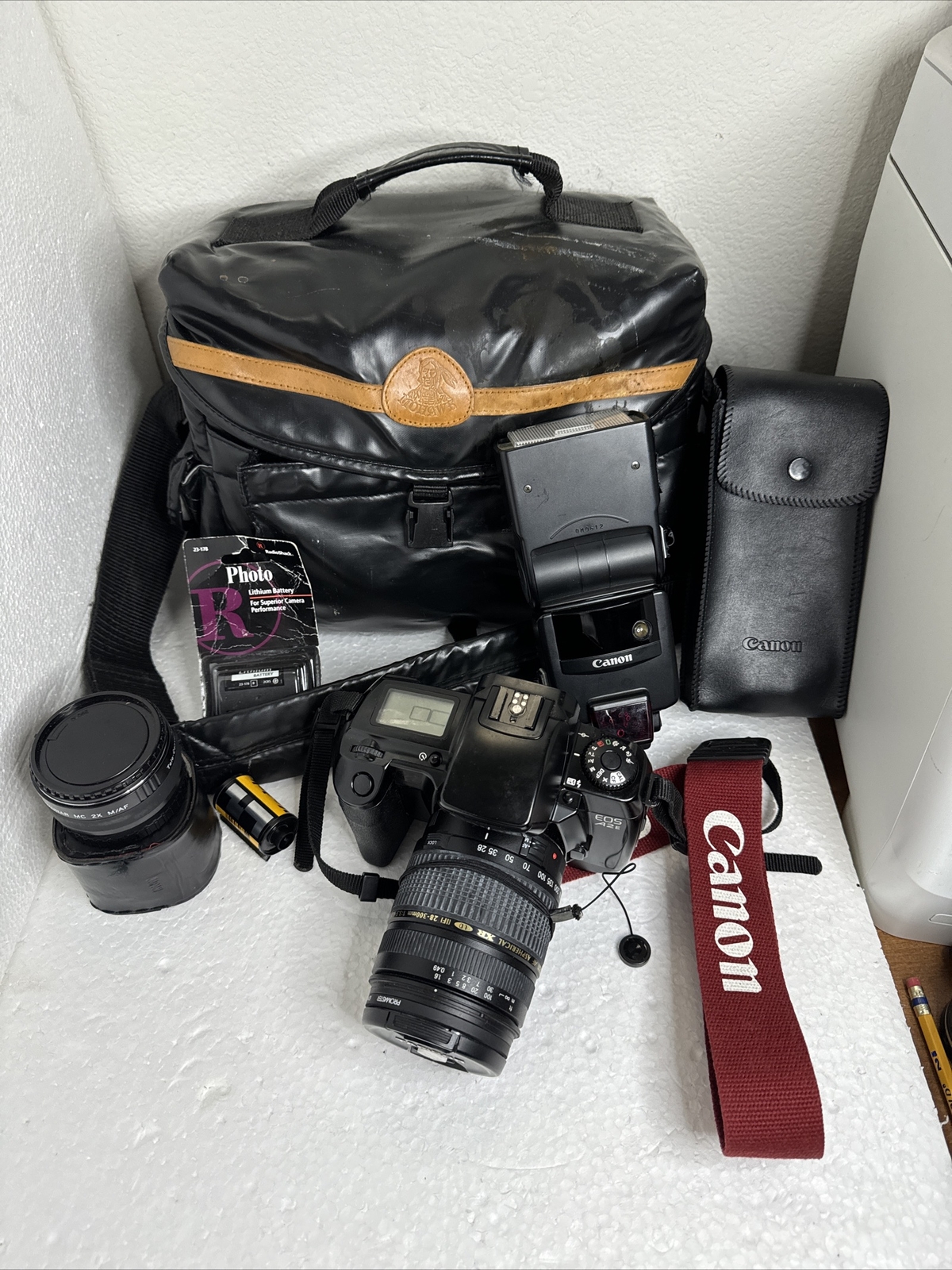 Canon Eos A2E Camera As Is As Found Not Tested Canon Tamron Rokunar & Bag