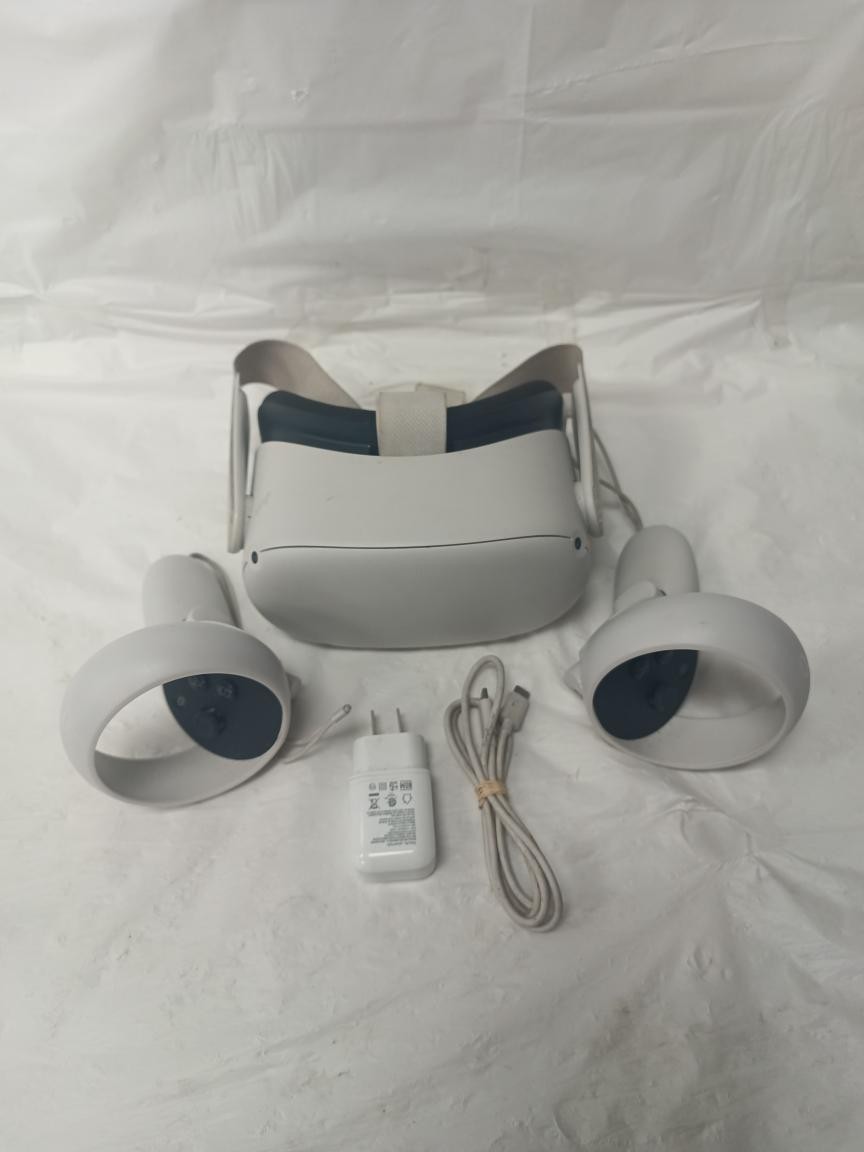 USED META QUEST 2 - KW49CM - ADVANCED ALL-IN-ONE VR (P23015803)