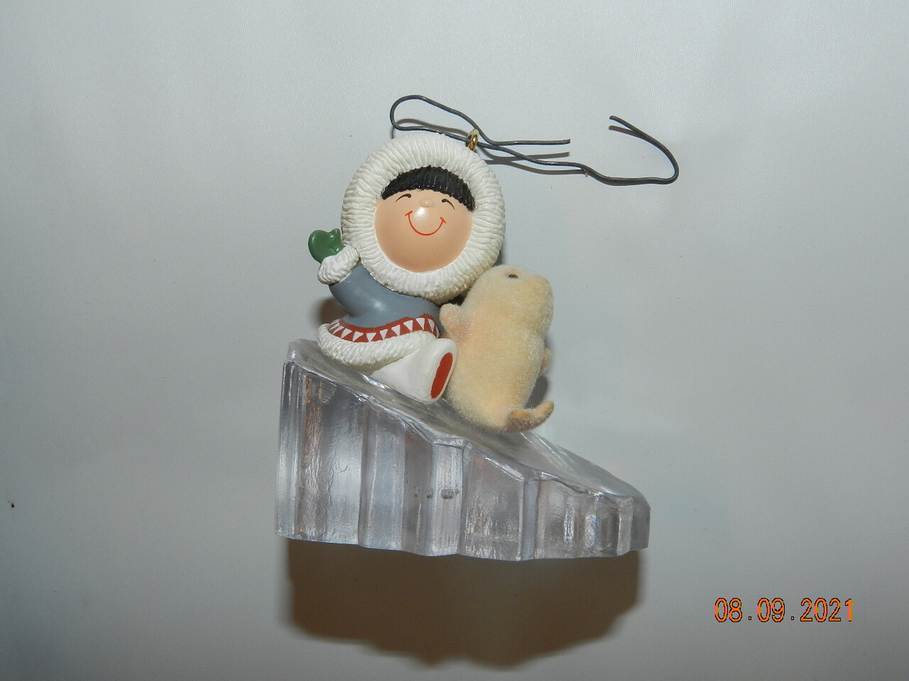 1990 HALLMARK Keepsake Ornament FROSTY FRIENDS #11 in Series 