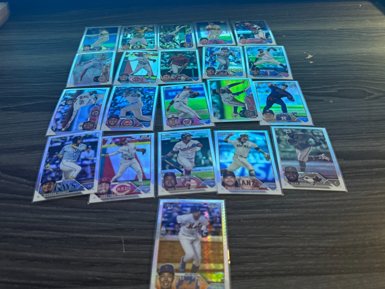 Lot of Vintage Baseball Cards(285)