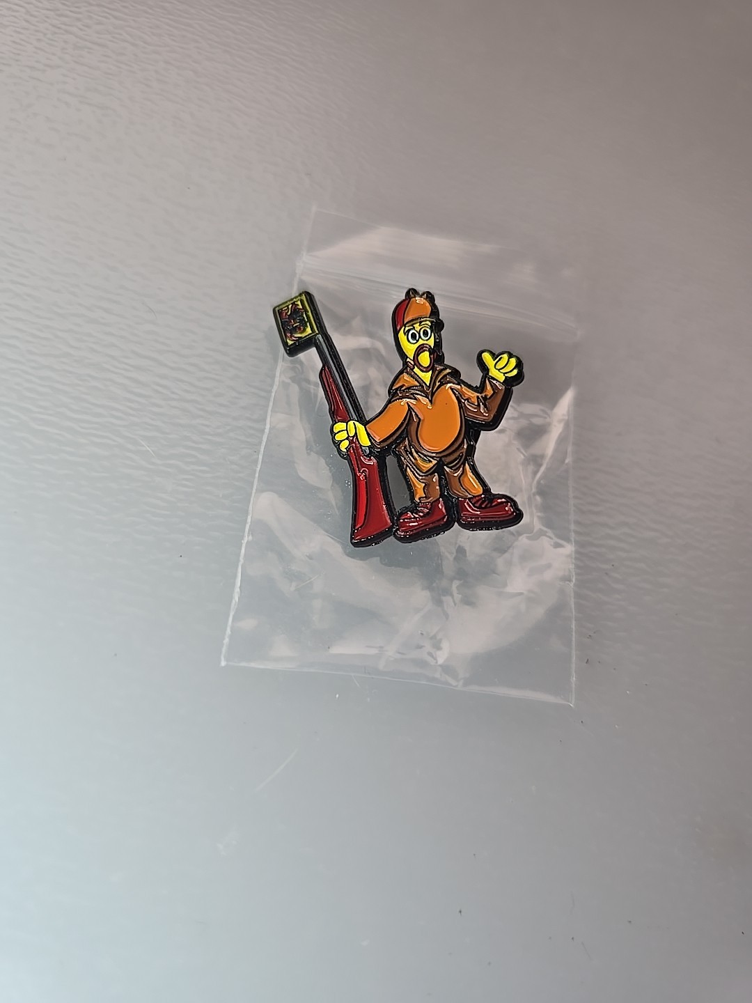 DAVE'S HOT CHICKEN PIN Hunter  CHICKEN Limited Ithem 