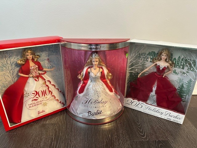 Barbie "ladies in red" Christmas collection