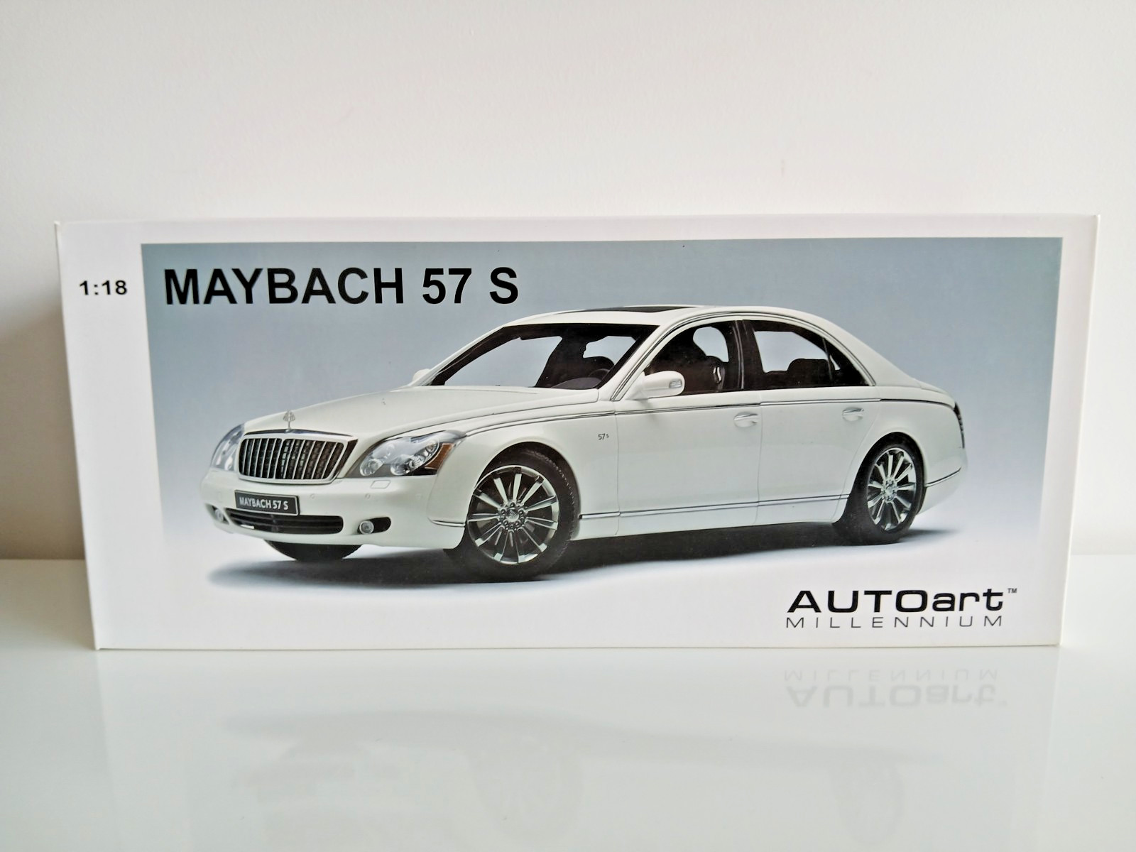 1:18 AUTOart MILLENNIUM 2005 Maybach 57 S White Metallic 57 S