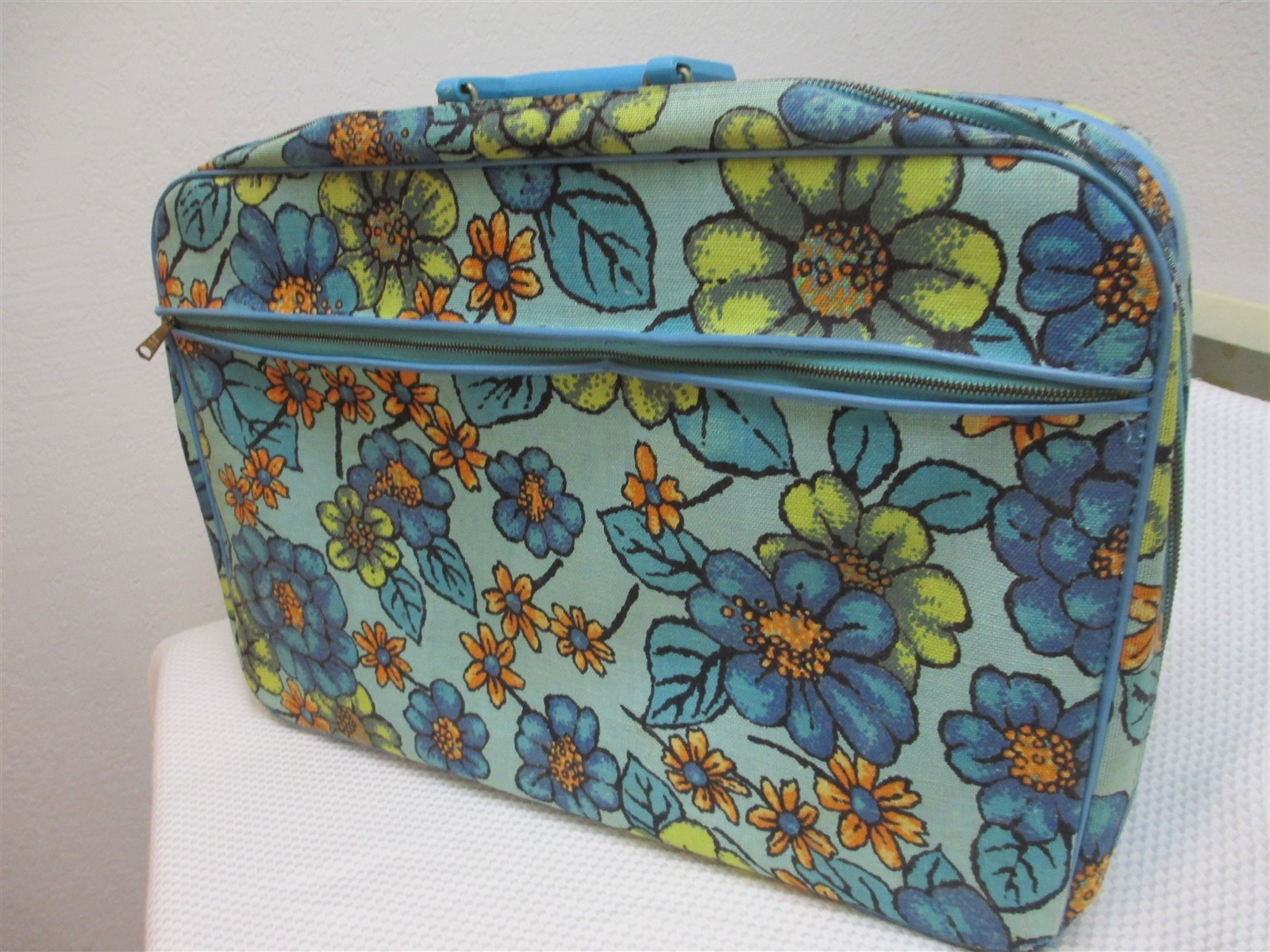 VINTAGE LT. BLUE FABRIC CARRY ON BAG LUGGAGE MOD RETRO FLORAL TRAVEL JAPAN