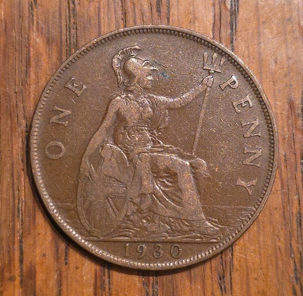 1930 United Kingdom One Penny King George V Seated Britannia 9.45g 30.8mm Coin