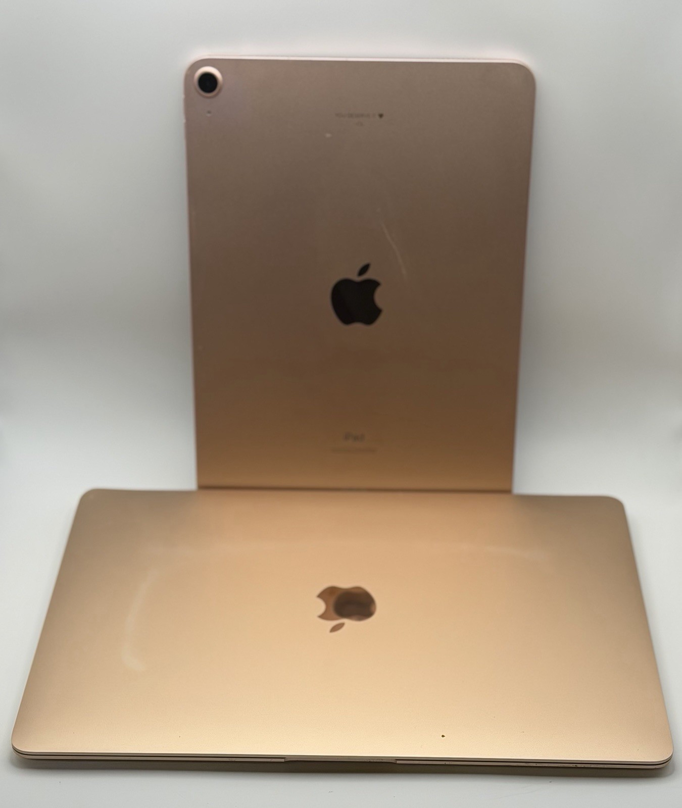 Apple MacBook Air + Apple iPad Lot For Parts, Broken Screen No Display