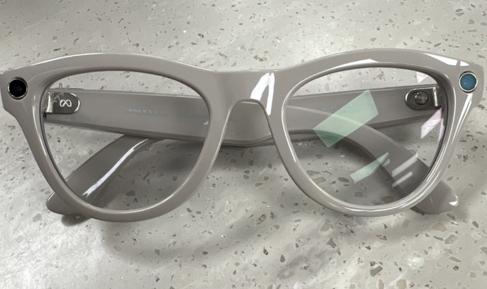 Ray-Ban Meta Skyler Transition Smart Glasses Bluetooth USB with Charging Case