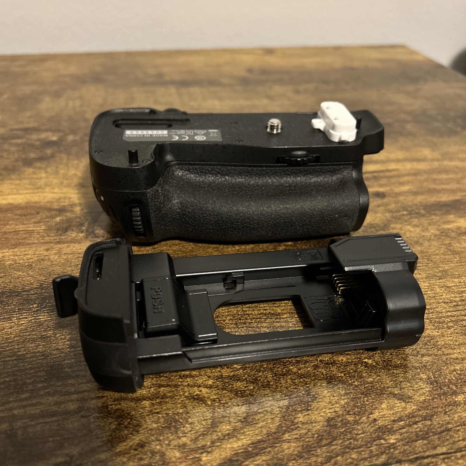 Nikon MB-D16 Multi Power Battery Pack Grip for D750