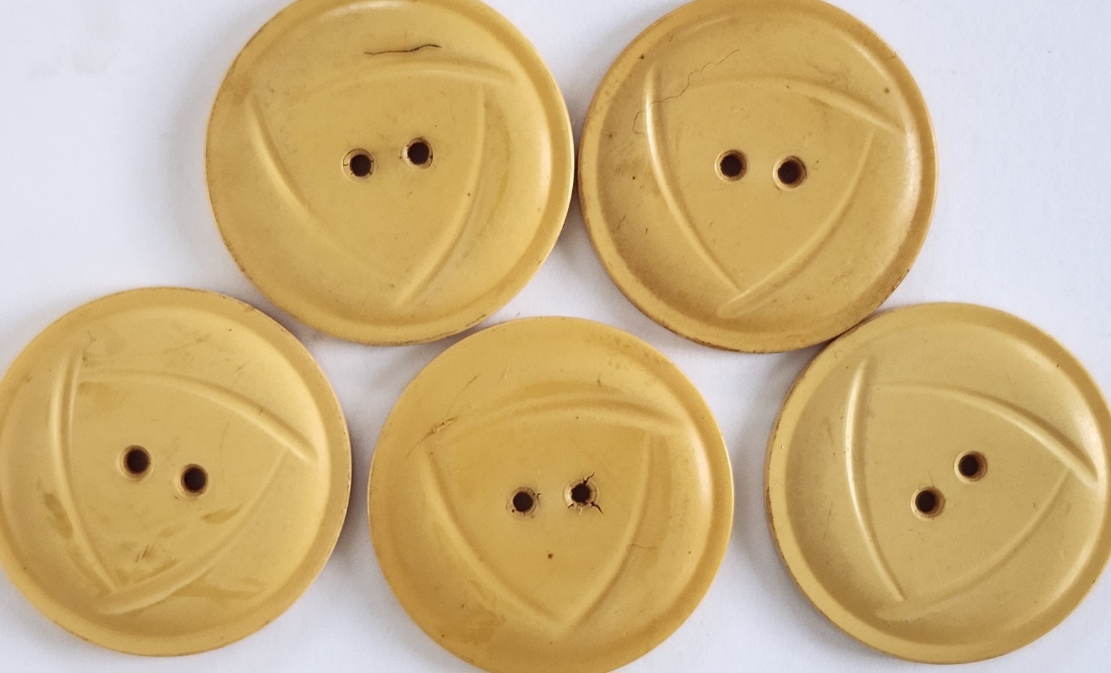 Vintage Butterscotch Bakelite Style Buttons 1” Carved Swirl 2 Hole 5pc