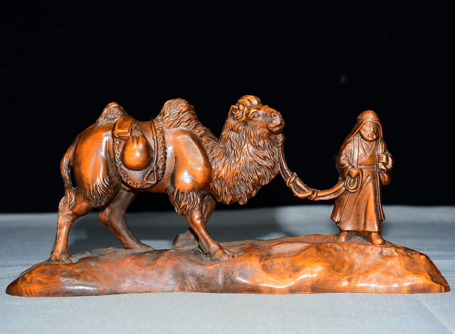 Exquisite Small Leaf Yellow Poplar Silk Road Ornament