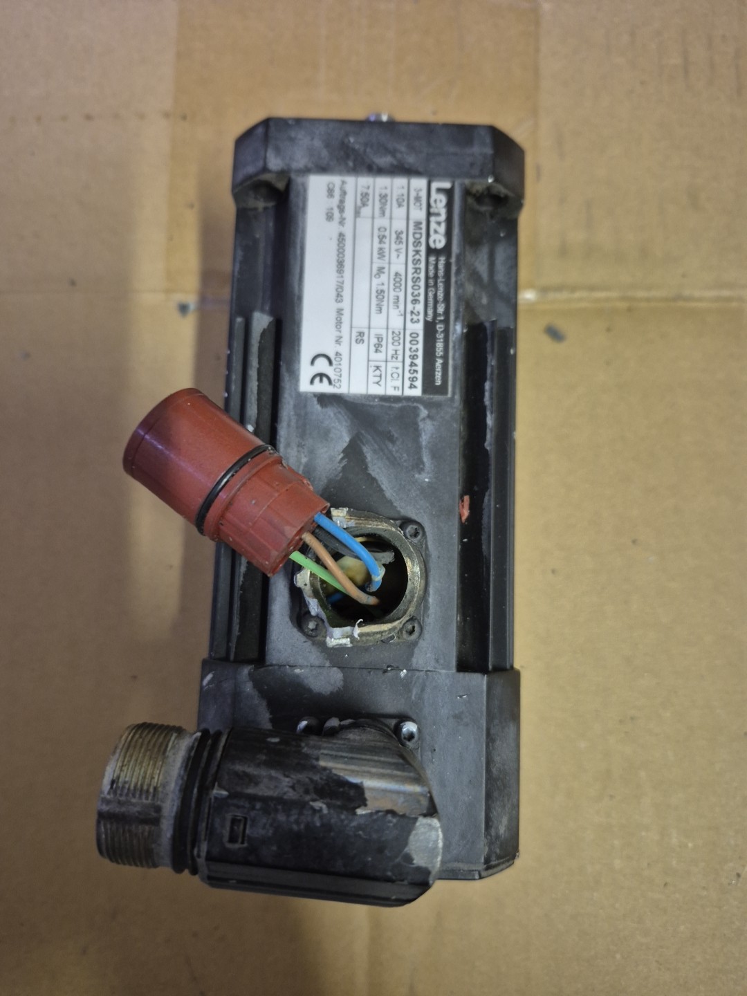 NEW LENZE MDSKSRS036-23 SERVO MOTOR "BROKEN CONECTOR"