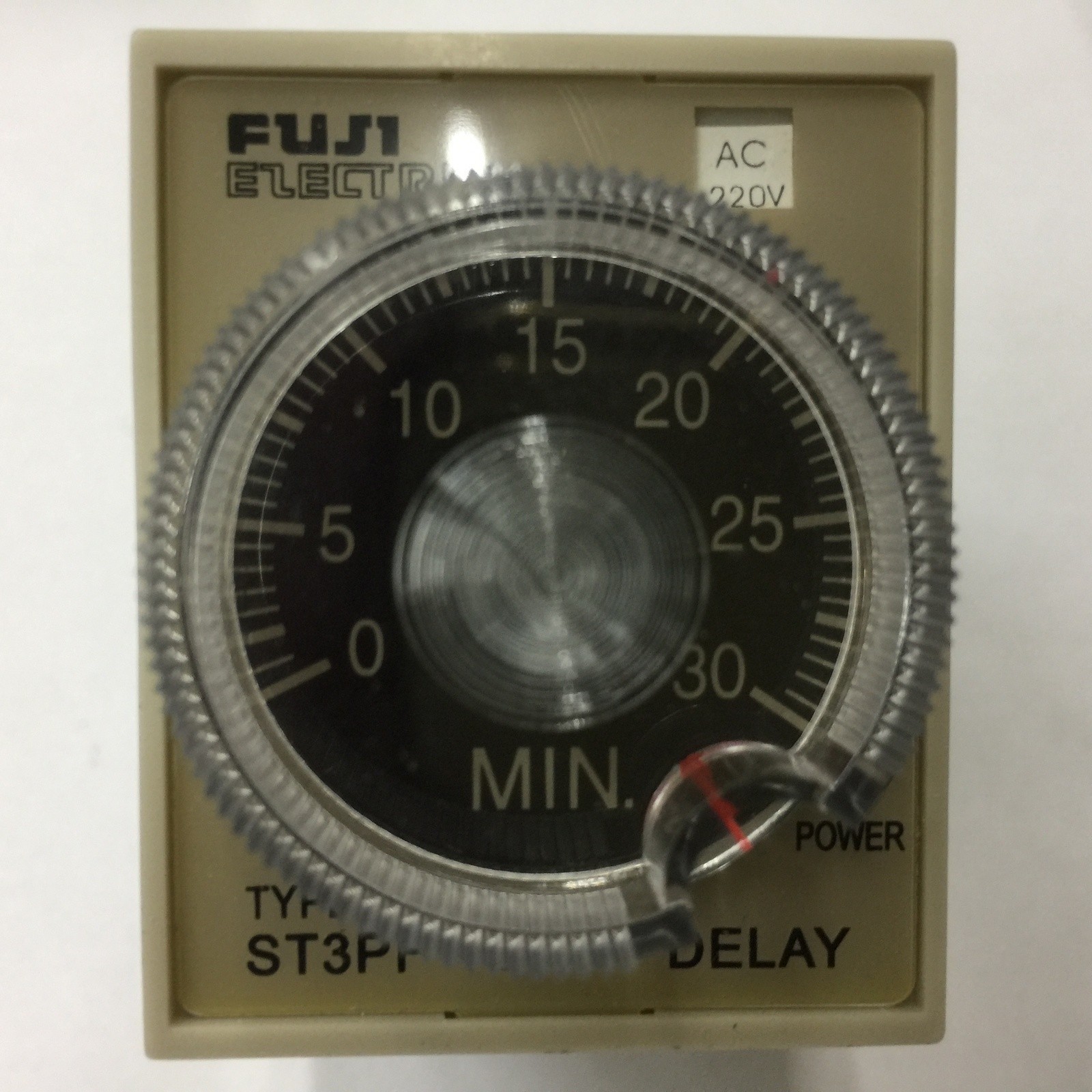 1PCS NEW ST3PF 30M AC220V relay *tm