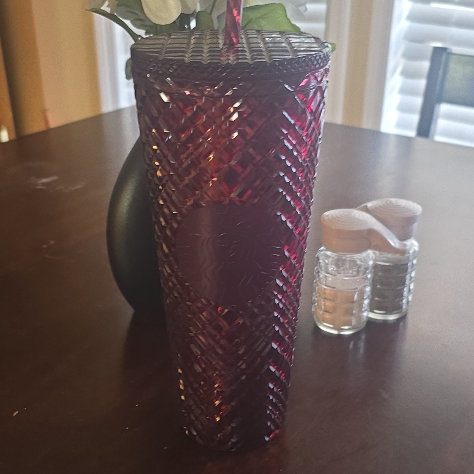 Starbucks Red Plastic Round Geometric Tumbler With Lid and Straw Oblong Vertical