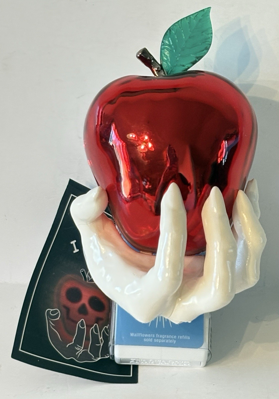 Bath & Body Works EVIL APPLE WITCH HAND Wallflower Plug 2022 Halloween NWT