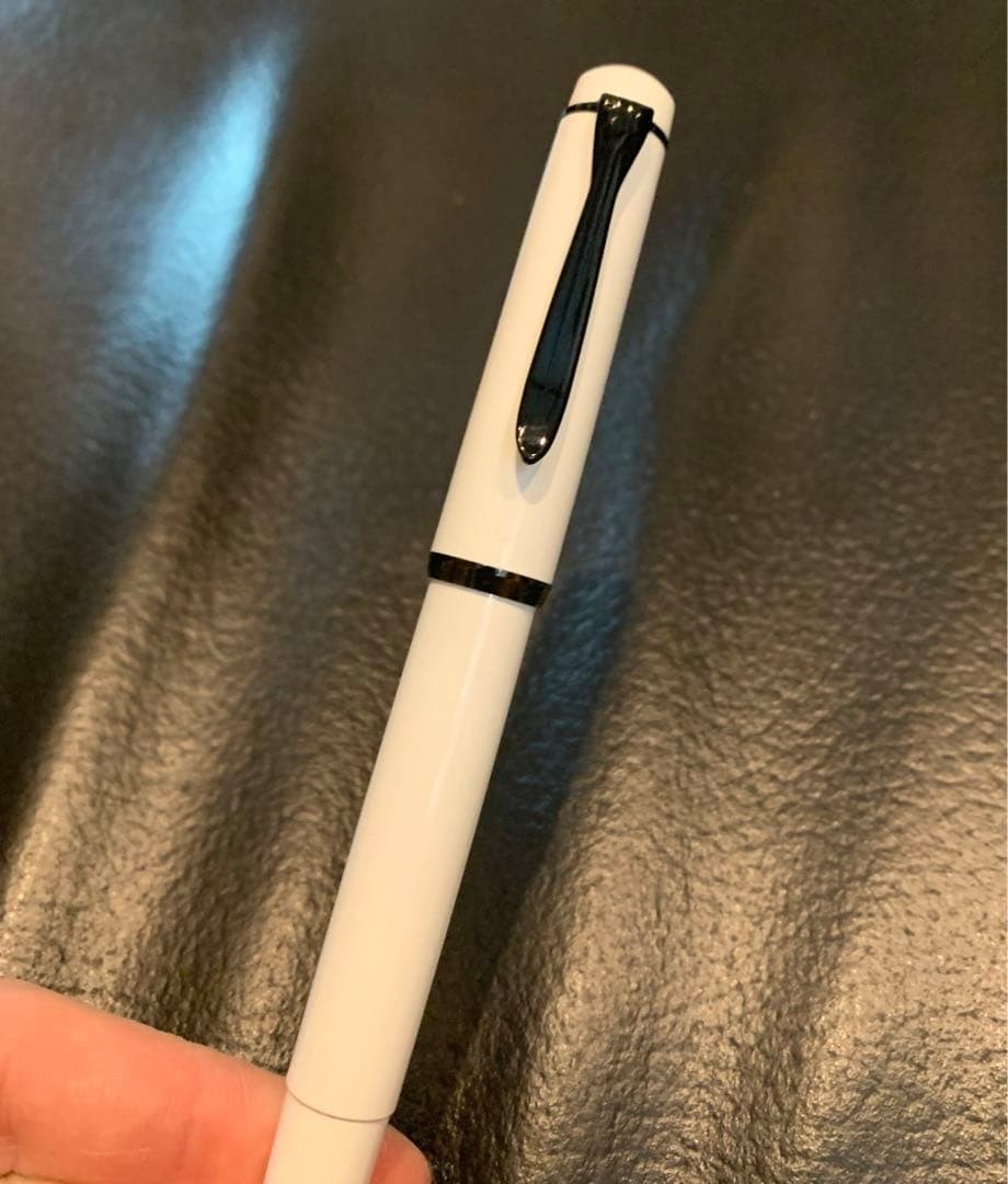 Pelikan Vintage Fountain Pen White Collectible Writing instrument