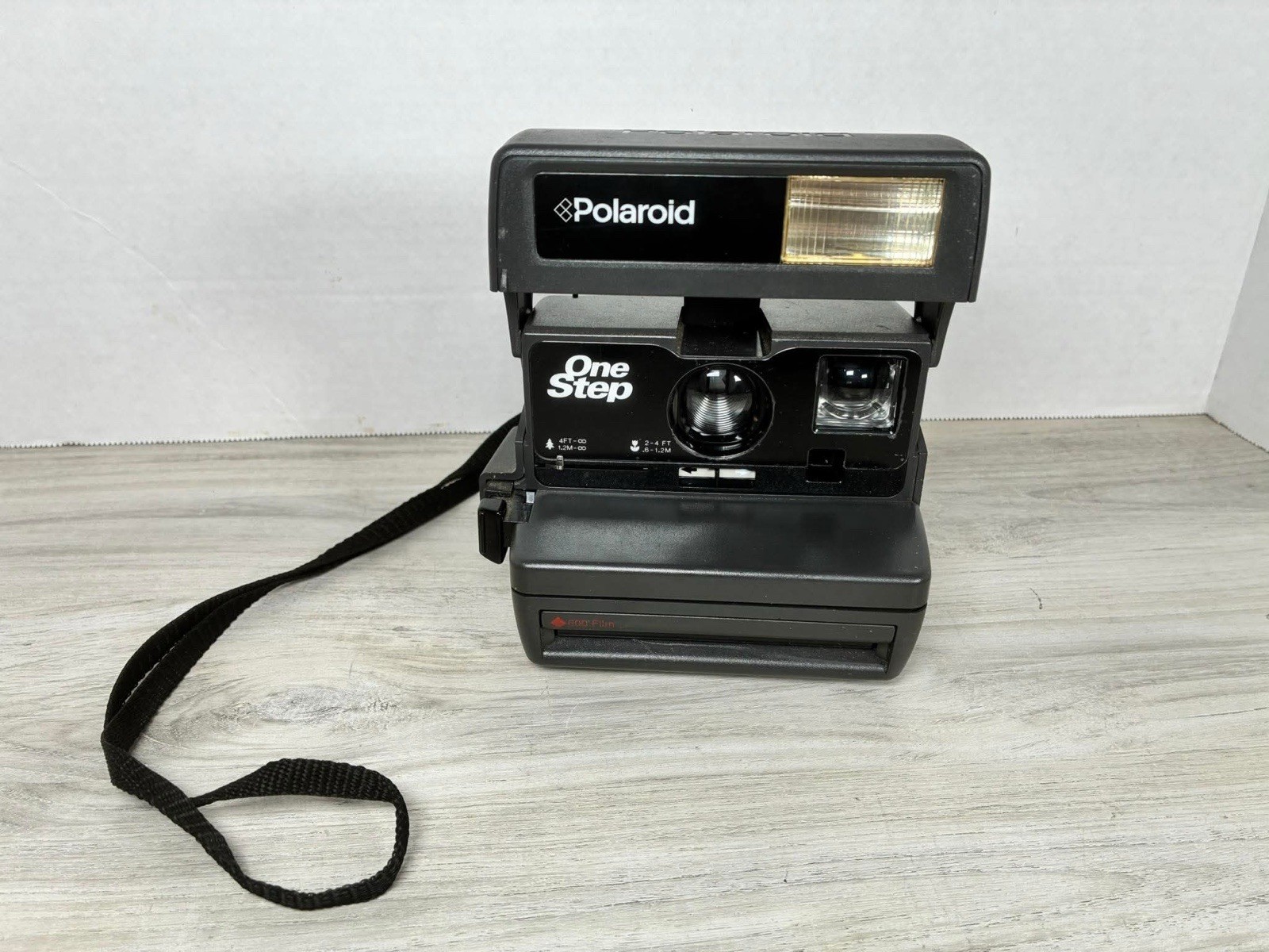 POLAROID ONE  STEP 600 FILM INSTANT CAMERA