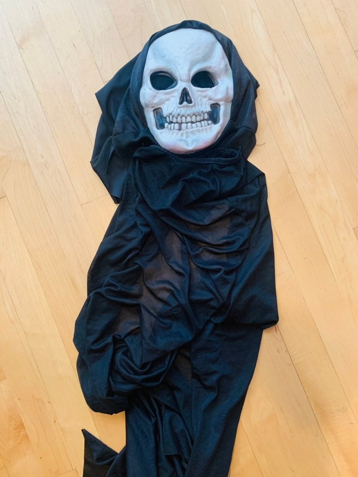 Skeleton mask and cape