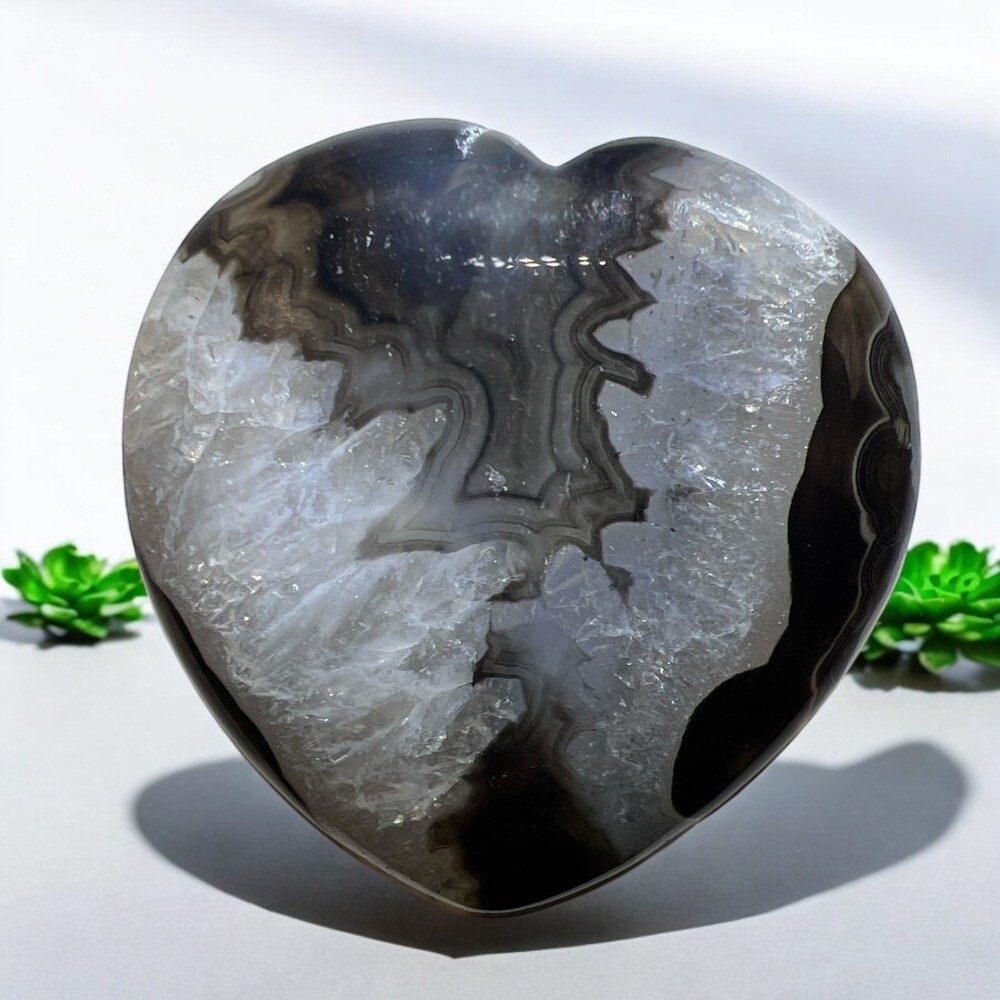 Black and Brown Banded Agate Heart Carving (#4)