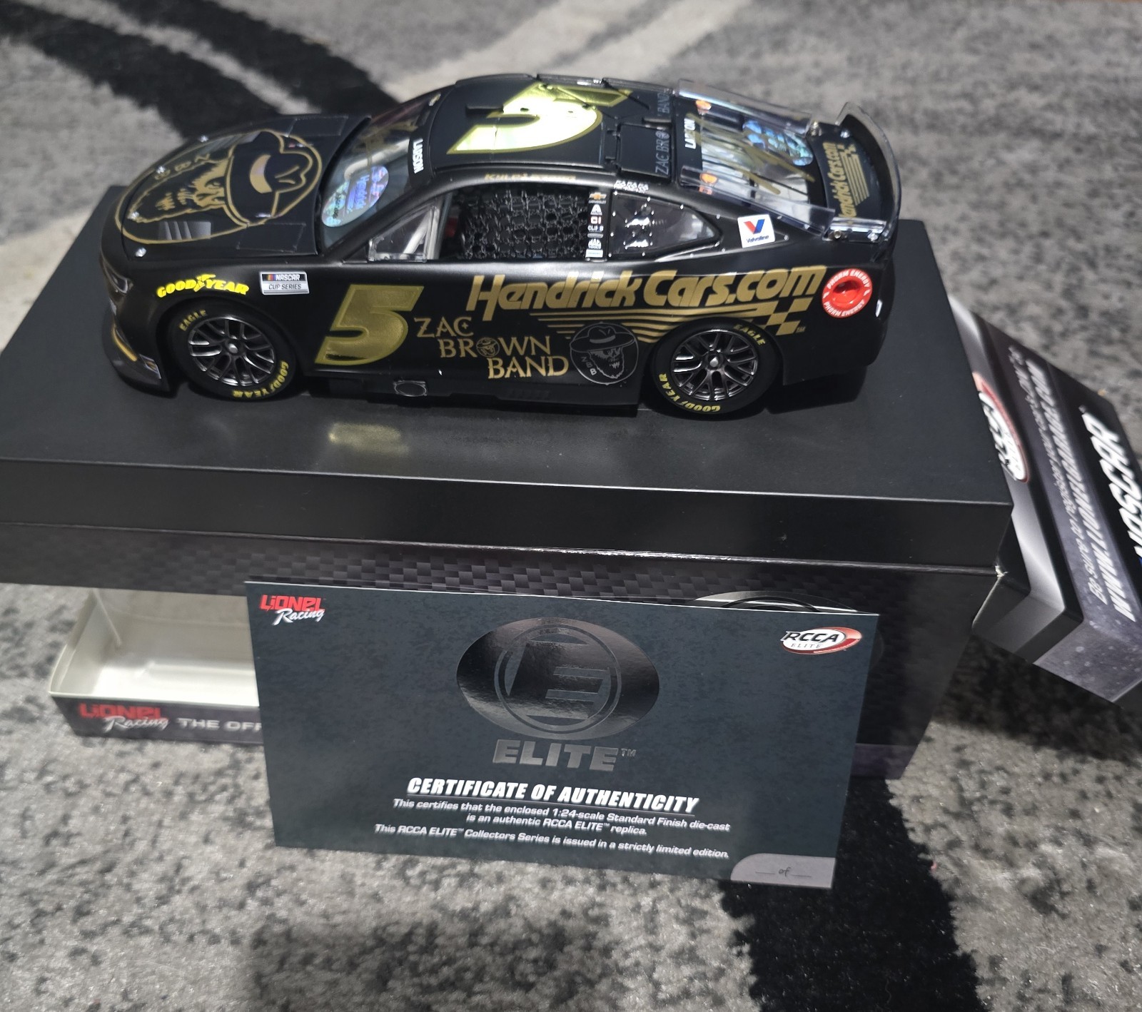 2025 Kyle Larson HendrickCars Zac Brown Band Dual Autographed Elite NASCAR 1/24