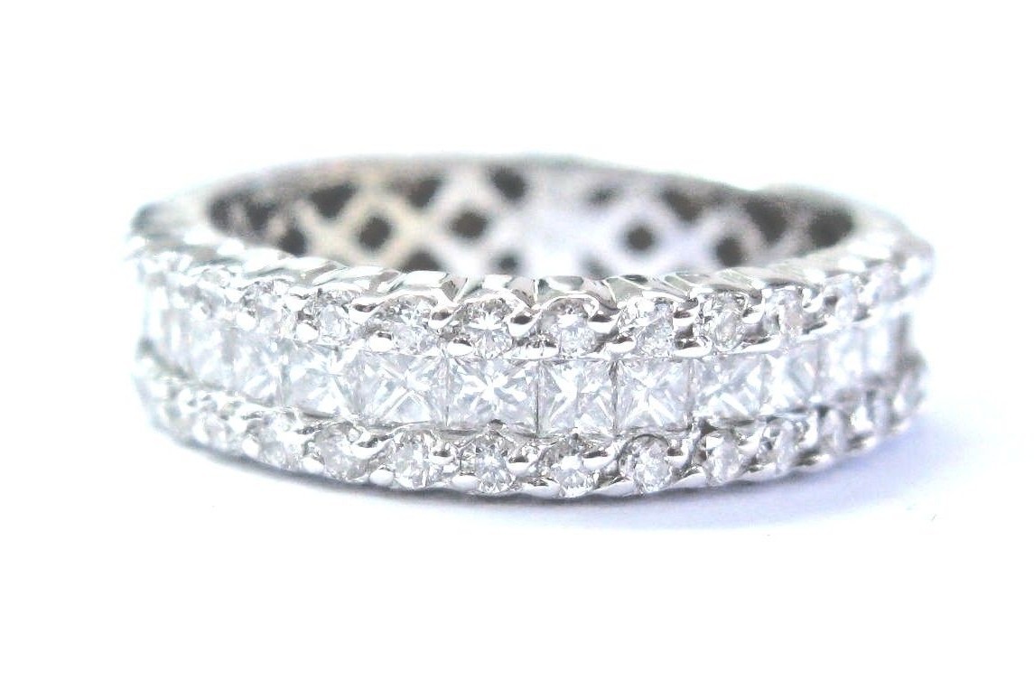 18Kt Princess & Round Cut Diamond White Gold Band Ring 5mm .79Ct