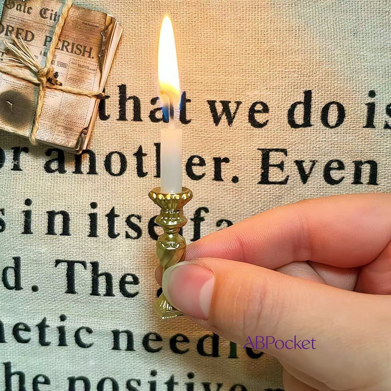 1Set 1:6 Scale Dollhouse Miniatures Ignitable Candlestick Holder Castle Palace