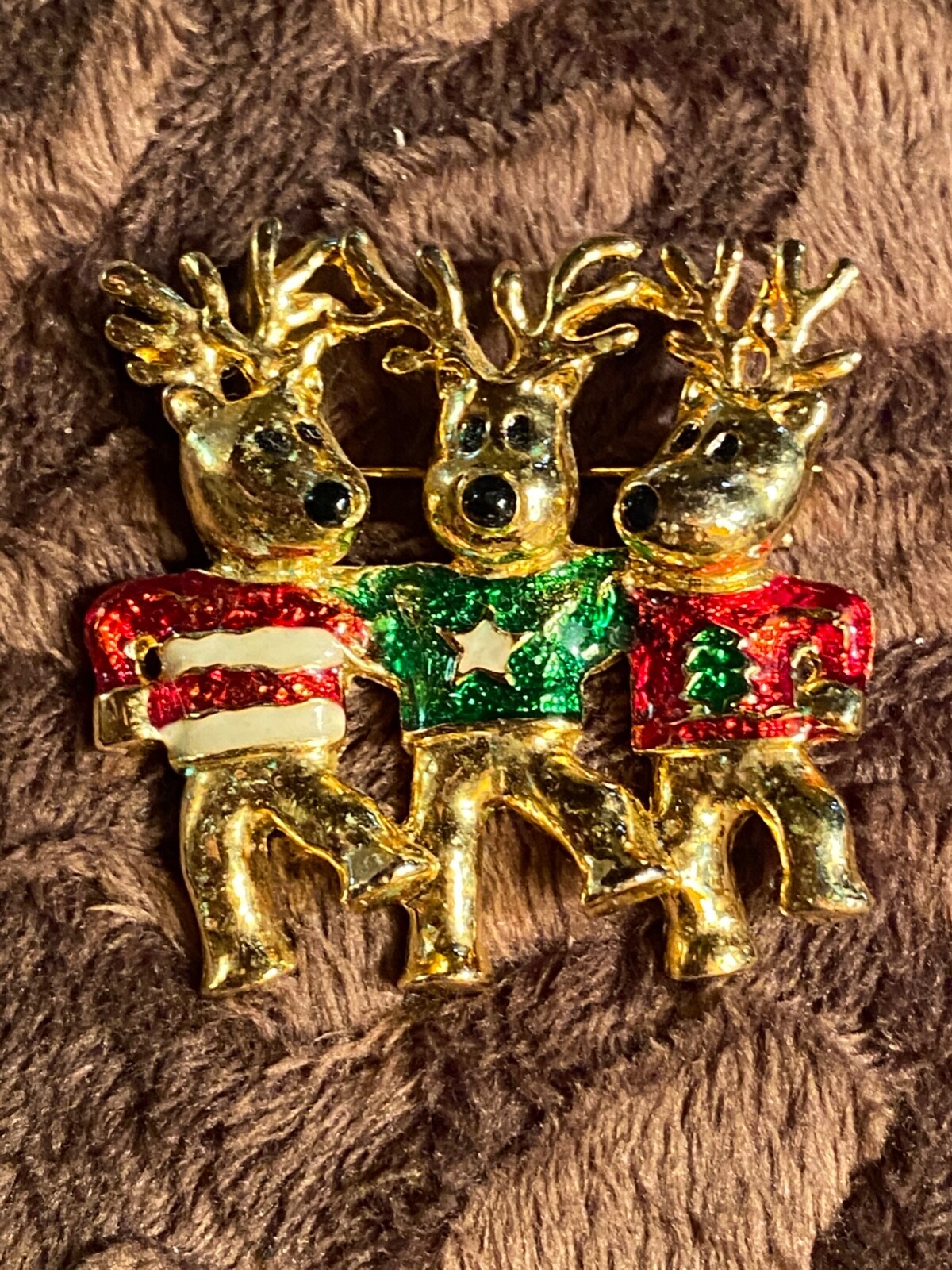 Vintage Enamel Gold Tone Triple Reindeer Christmas Pin Brooch 1 1/2"