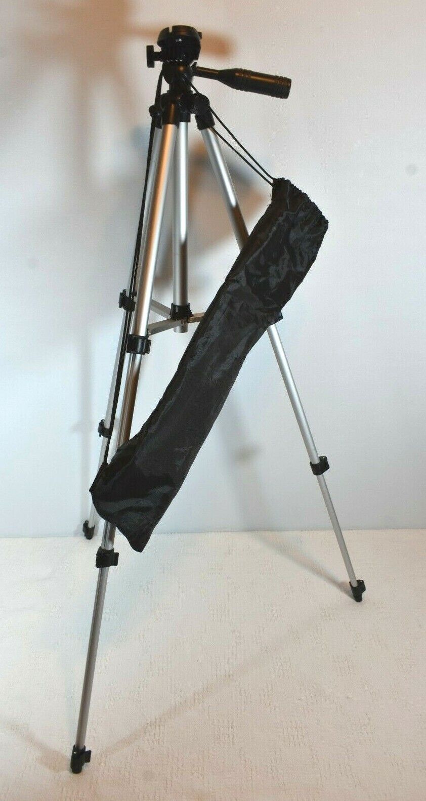 Photographer's Metal Tripod, Lightweight, 44", Plastic Head w/ Level & Carry Bag