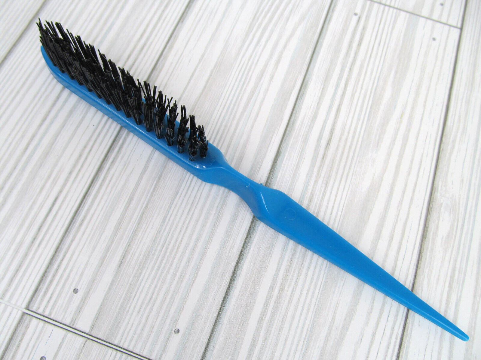 Vtg Styling Hair Brush Blue Thumb Rest Rat Tail Nylon Stiff Britles Tip Top Q6
